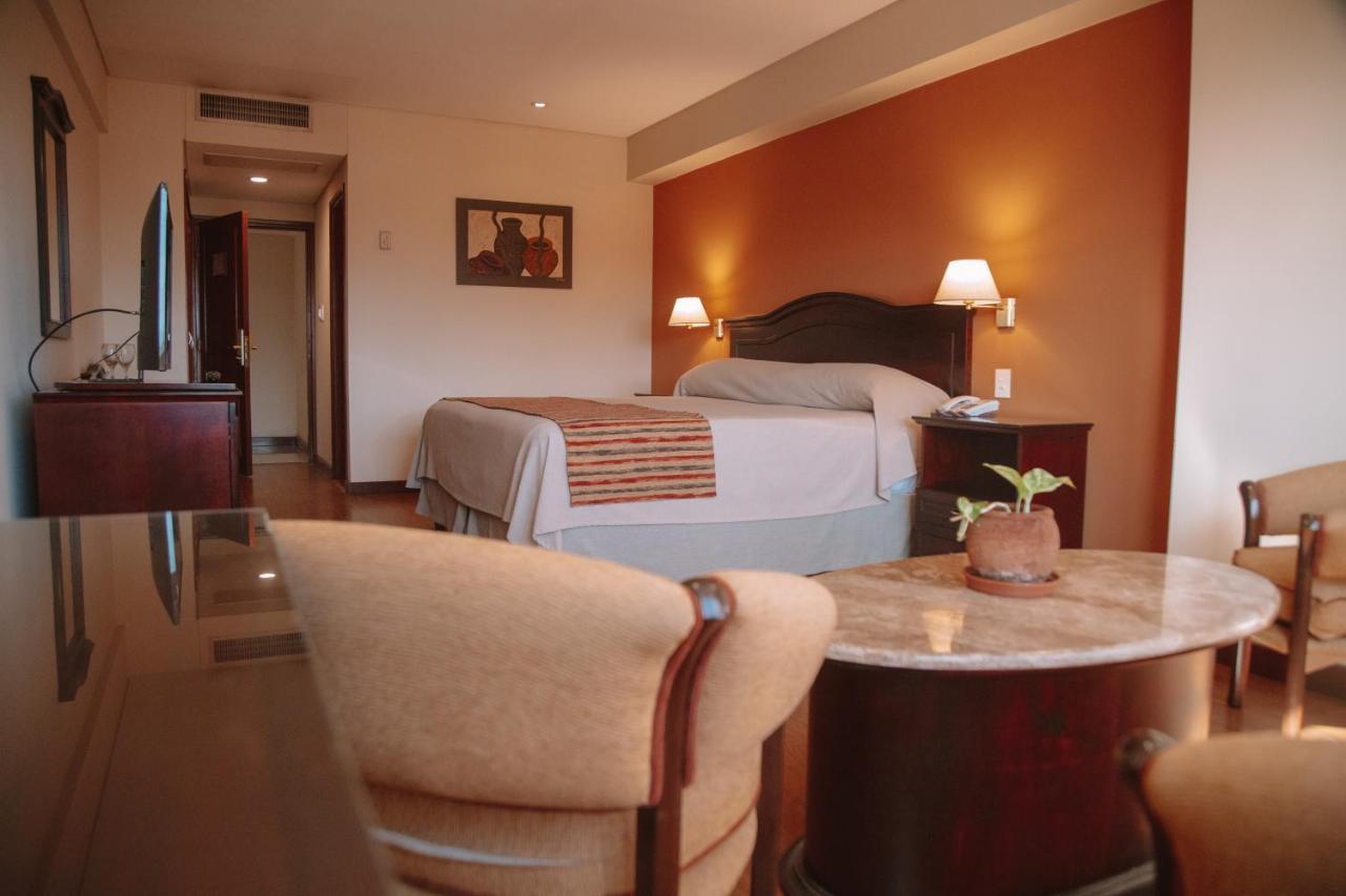 Casa Real Hotel Salta Buitenkant foto