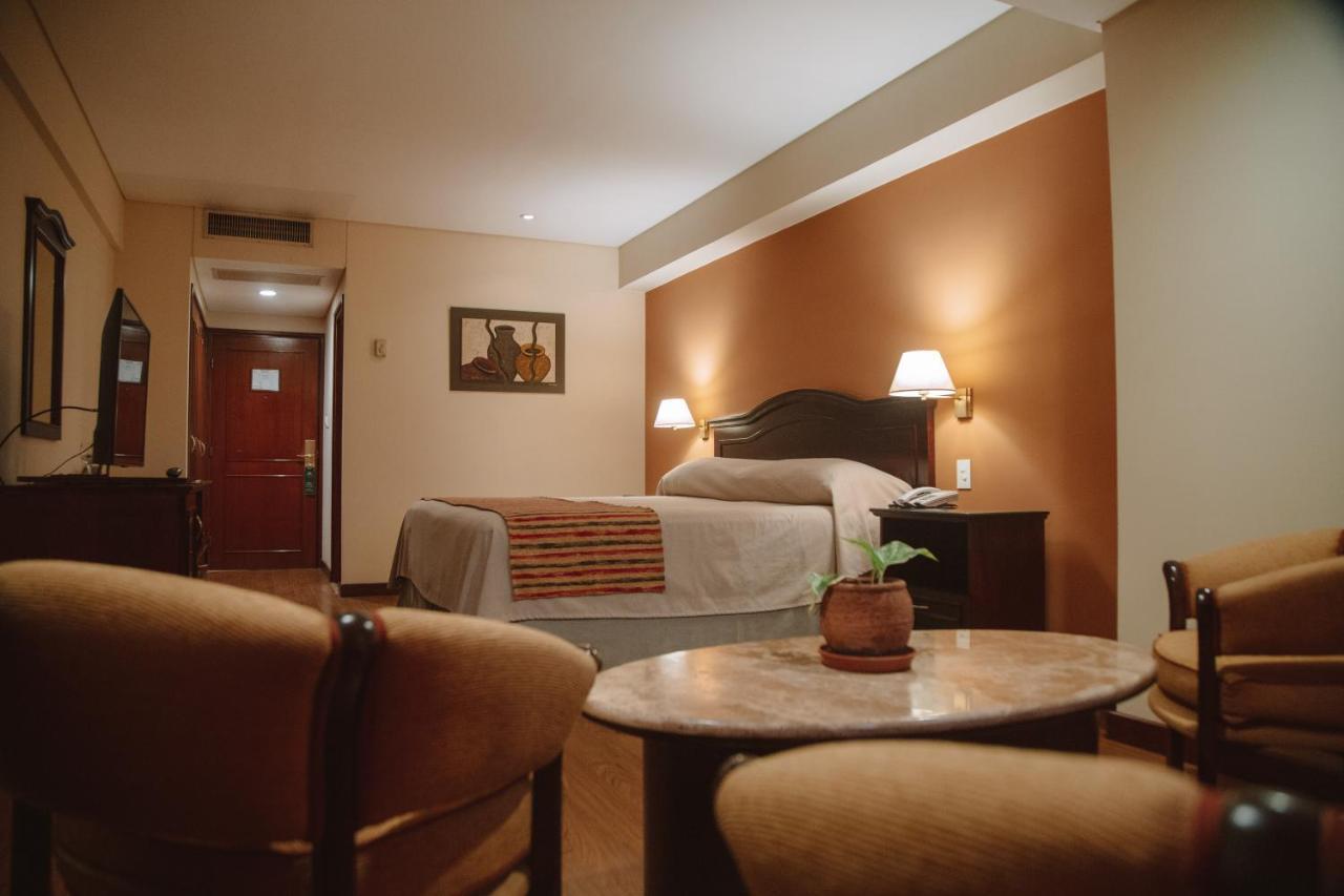 Casa Real Hotel Salta Buitenkant foto